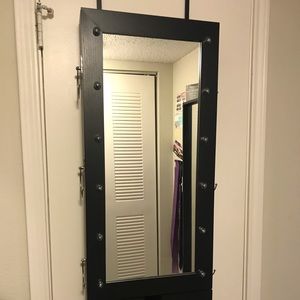 Over the door jewelry organizer